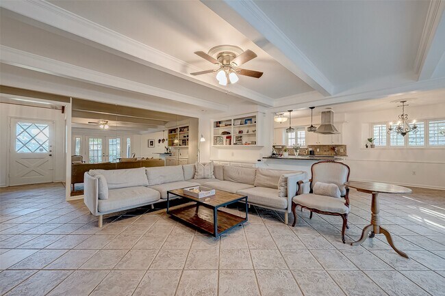 Building Photo - 1619 Crystal Hills Dr