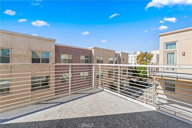 Building Photo - 630 Colorado Cir