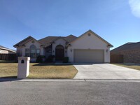 Building Photo - 507 Quail Creek Dr