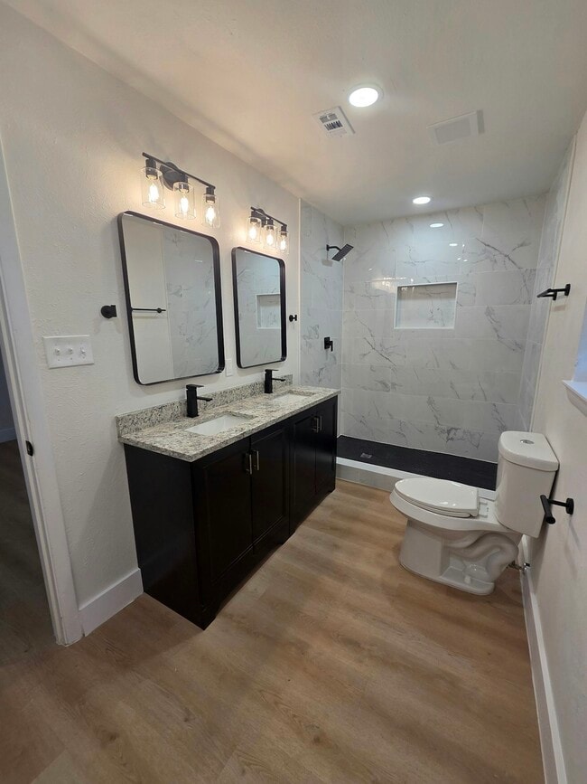 Building Photo - 6400 Buena Vista Dr