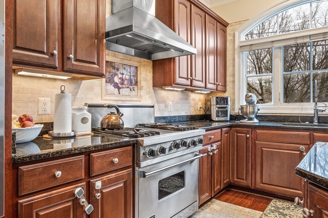 Building Photo - 7000 Eastern Red Cedar Ln