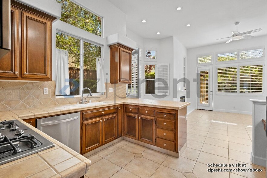Building Photo - 9307 Mediar Dr
