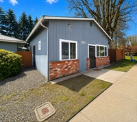 Building Photo - Cozy Veneta One Bedroom