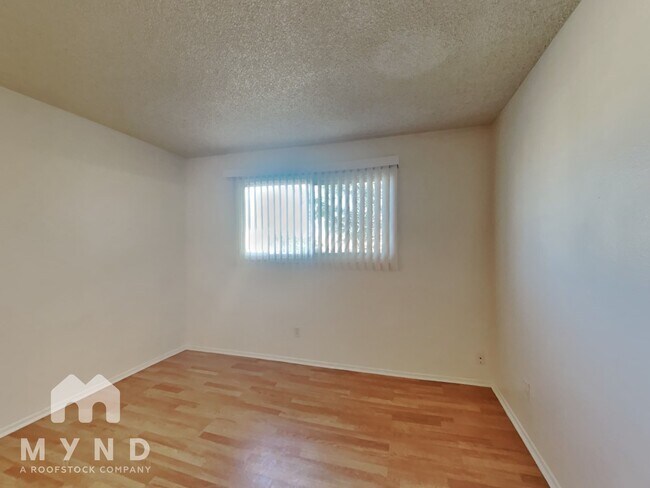 Building Photo - 4305 W Solano Dr N