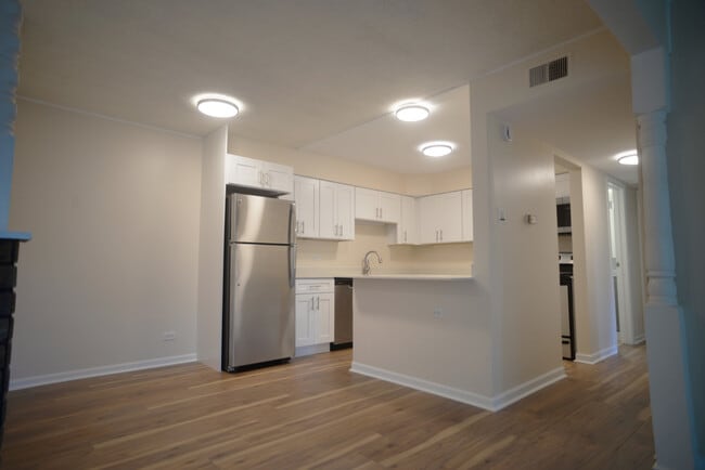 Building Photo - 1205 Pleasant Run Dr