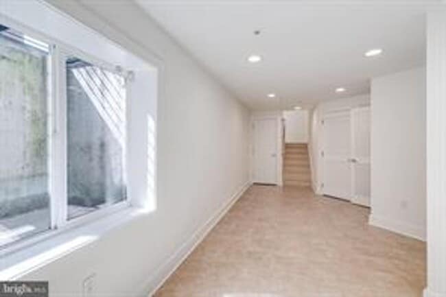 Building Photo - Northern Liberties Townhome