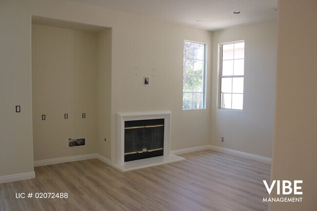Building Photo - Beautifully updated Verdigris 3 bedroom Single Family Home with Sunset Views!