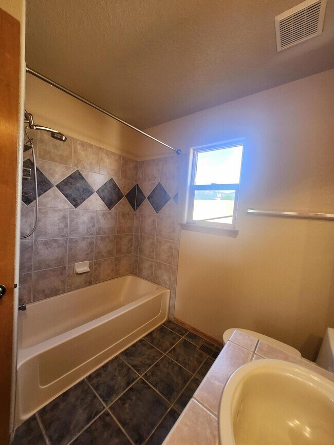 Building Photo - 13243 Silver Peak Pl NE