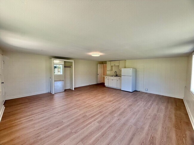 Building Photo - Newly Renovated 4 Bedroom / 2 Bathroom Home for Rent in Lahaina!