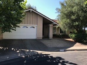 Building Photo - Single level 3 bedroom home in Northgate c...