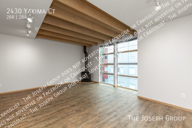 Building Photo - 2430 Yakima Ct