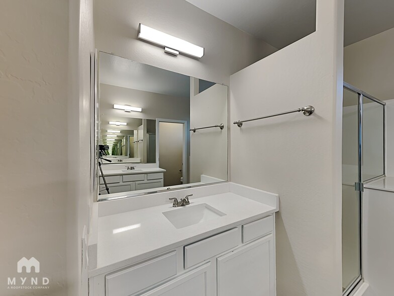 Building Photo - 7511 S 27th Terrace