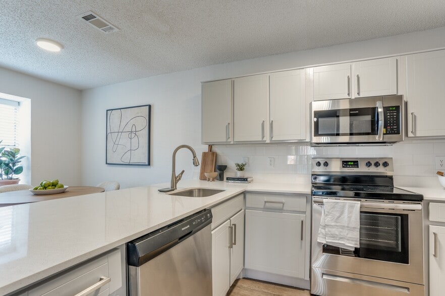 18749-marsh-ln-dallas-tx-75287-2-High-Res-5 - Wray North Dallas