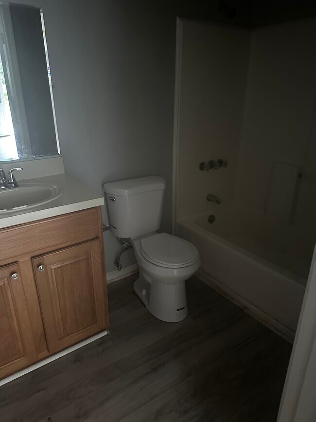 Bathroom #3 - 274 King Henry Rd