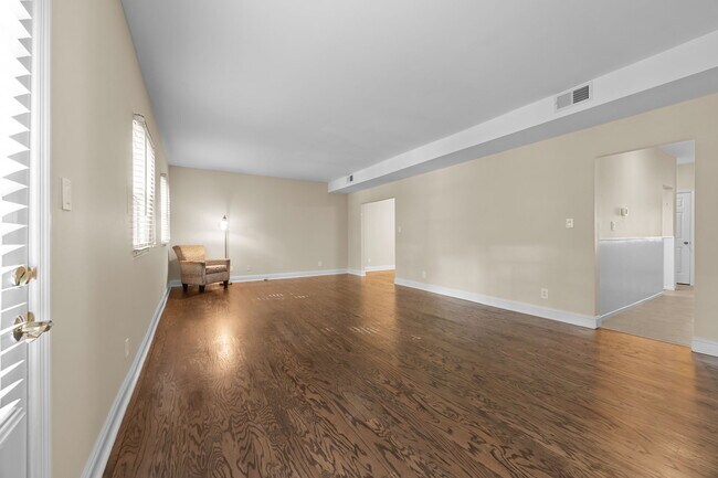 Building Photo - 6423 New Market Way