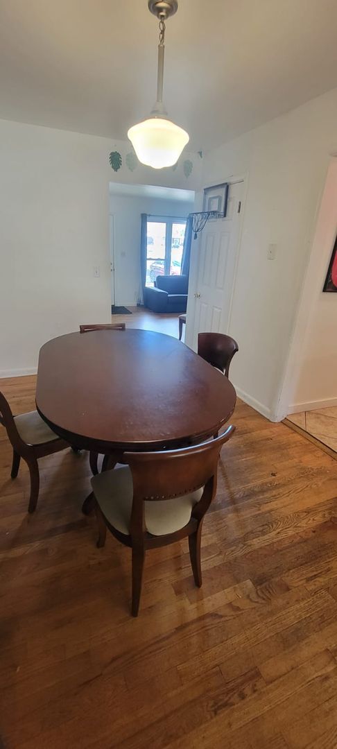 Building Photo - Aug. 2026 Pre-Lease Spacious 5-Bedroom Home in Desirable South Boulder Neighborhood