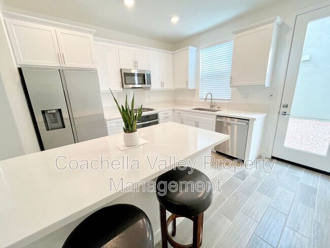 Building Photo - 41168 Emory Ln