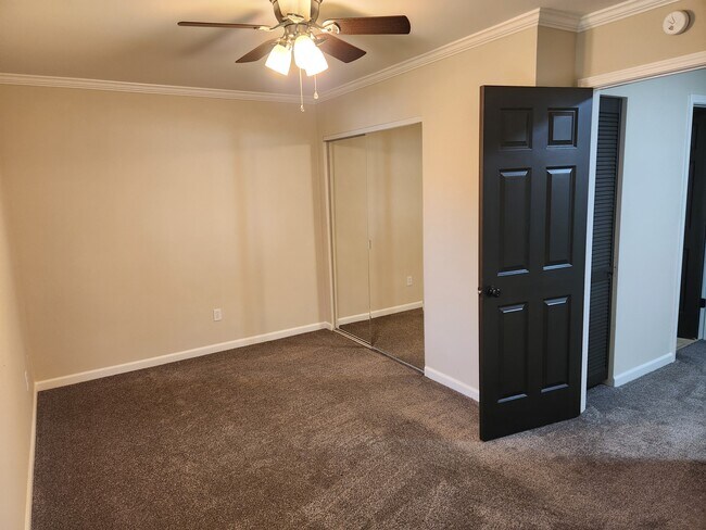 Building Photo - 3009 W Sunset Dr