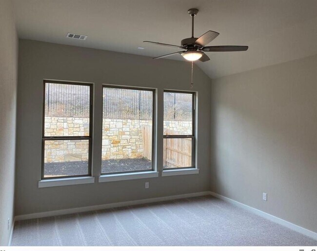 Building Photo - 124 Saturnia Dr