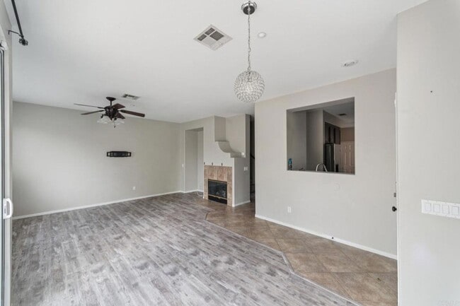Building Photo - 3 Bedroom 2.5 Bathroom townhouse