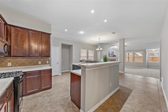 Building Photo - 922 Fulbourne Dr