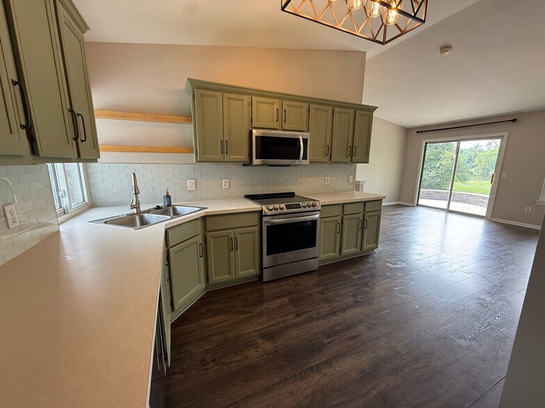 Building Photo - 61407 Dean Dr