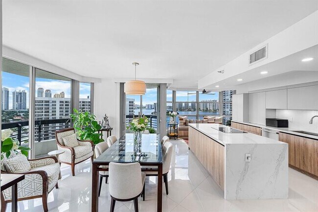 Building Photo - 3500 Mystic Pointe Dr