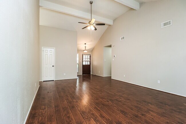 Building Photo - 9215 Grandview Park Dr