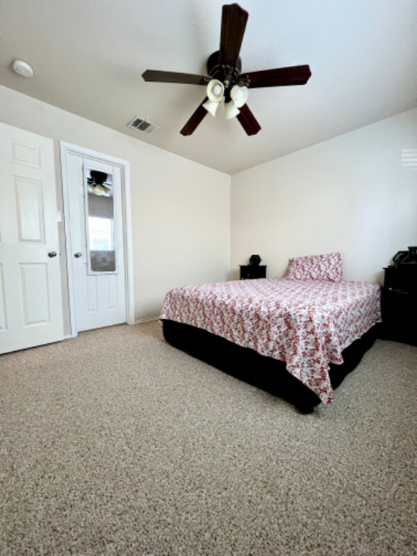 Building Photo - 24707 Maple Crest