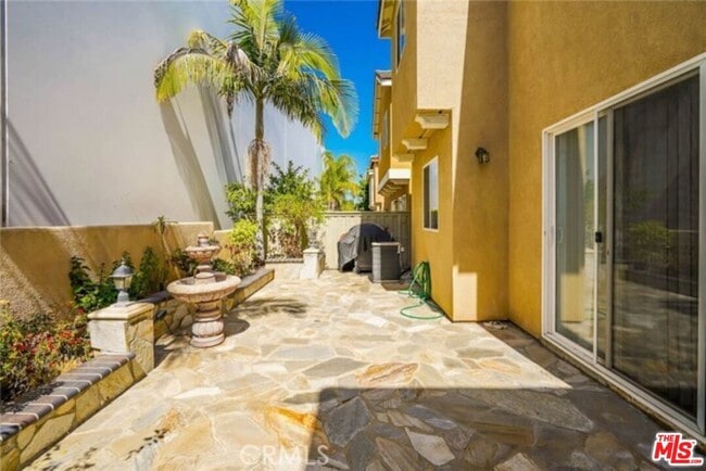 Building Photo - 1241 Ivy Terrace