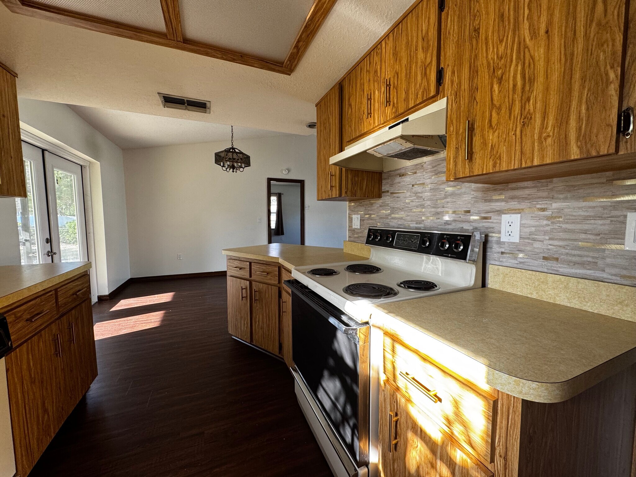 Building Photo - 1065 Altoona Ave