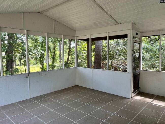 Building Photo - 1405 Parkdale Dr