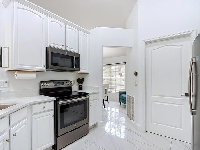 Building Photo - 4934 Lazy Oaks Way
