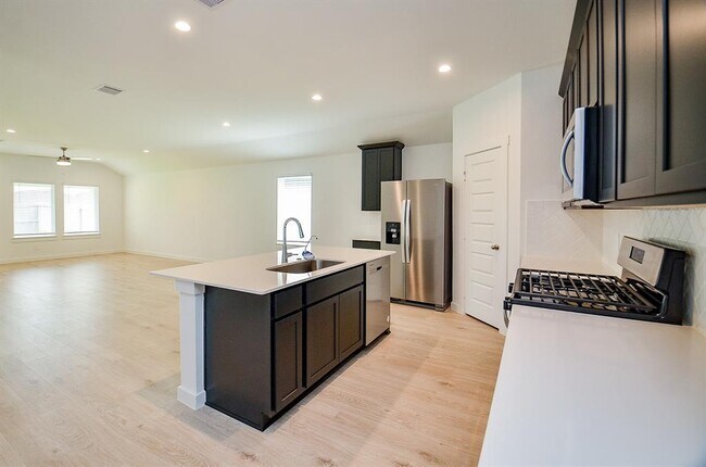 Building Photo - 1218 Isola Bella Dr