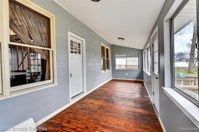 Building Photo - 9024 Mandon Rd
