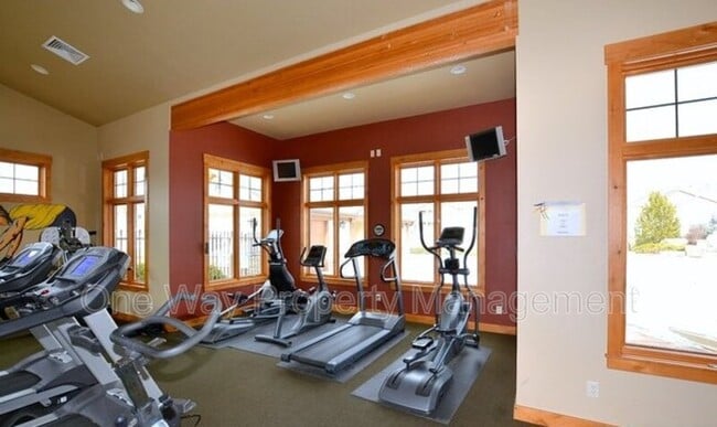 Building Photo - 6607 W 3rd St