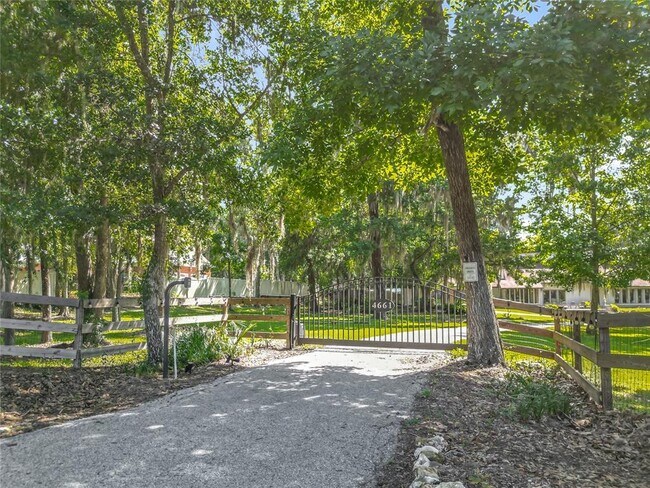 Building Photo - 4661 SW 7th Avenue Rd