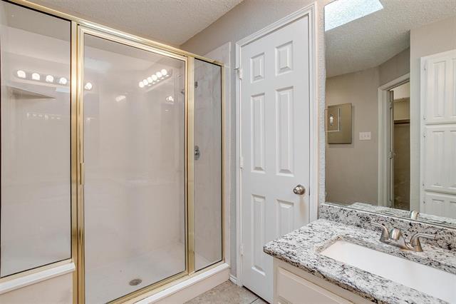 Building Photo - 5909 Kesler Dr