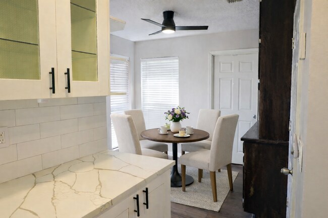 Building Photo - 3813 Arizona Pl