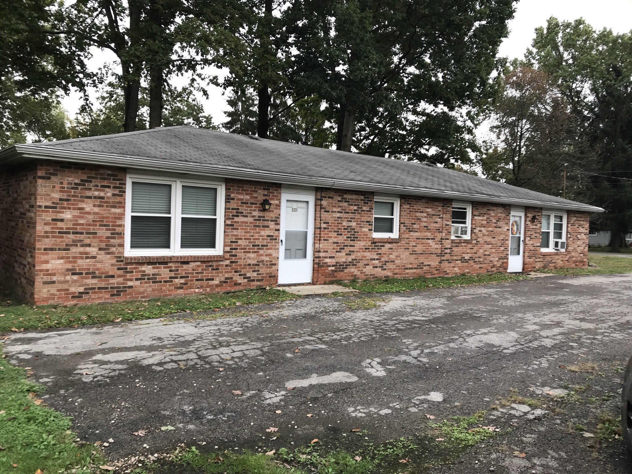 Building Photo - 6331 Morningside Dr SE