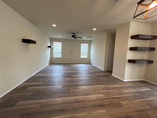 Building Photo - 249 La Dera Dr
