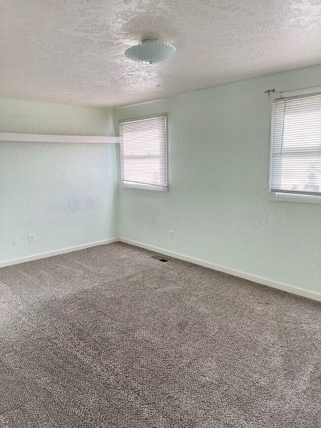 Building Photo - 730 Telegraph Rd