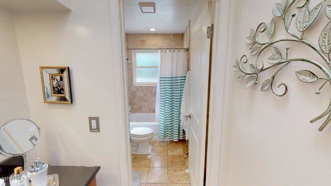 Building Photo - 6231 E Rose Cir Dr