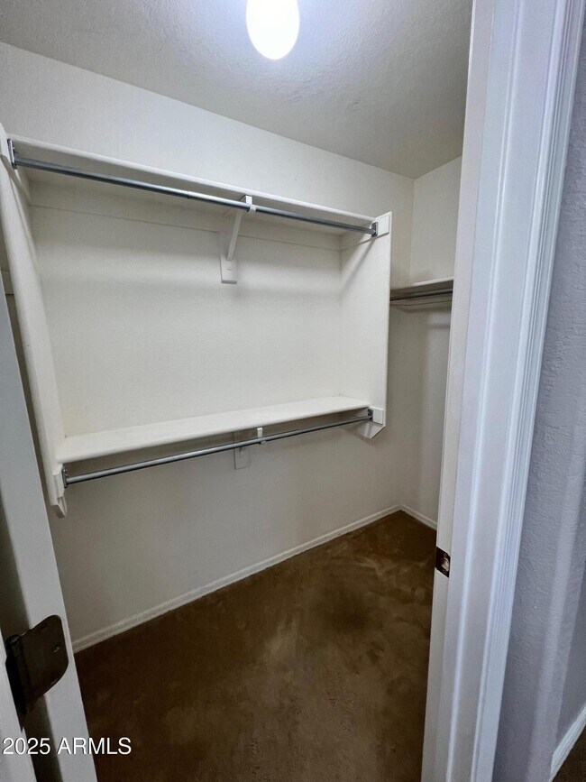 Building Photo - 10419 N 58th Dr