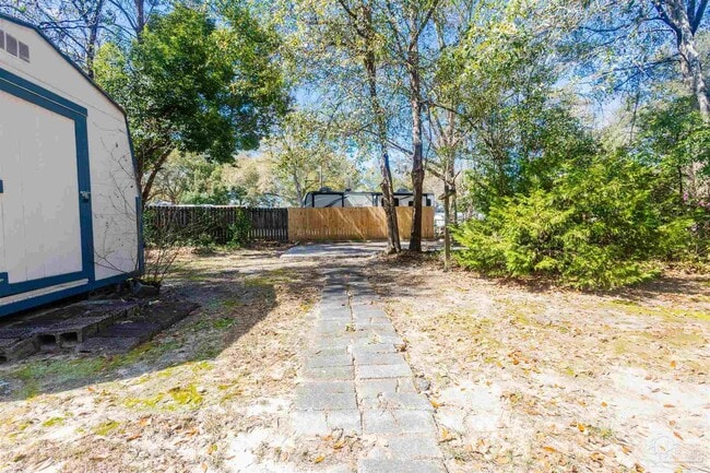 Building Photo - 10001 Chemstrand Rd