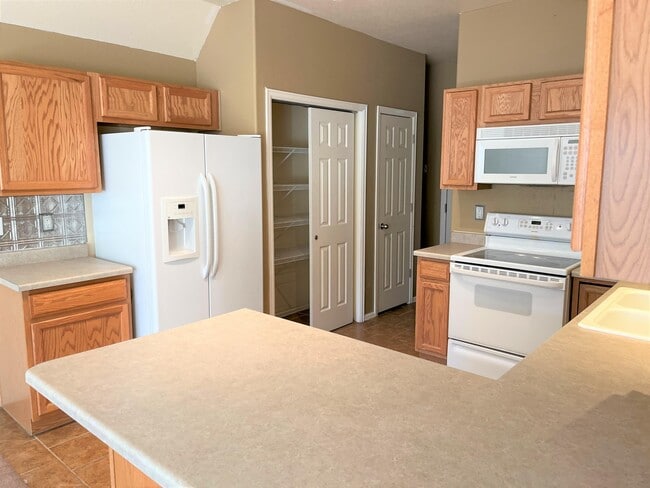 Building Photo - 755 Hailey Glenn View