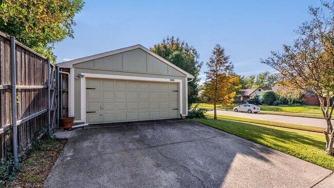 Building Photo - 900 Tupelo Dr