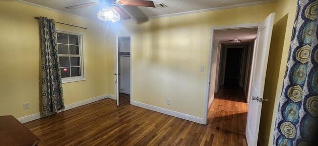 Building Photo - 400 N U St