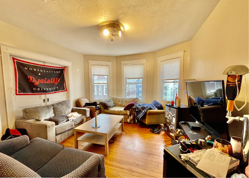 Building Photo - 45 Cherokee St