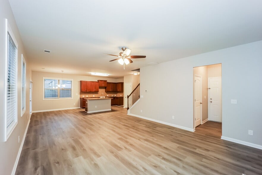 Building Photo - 4495 Favored Way